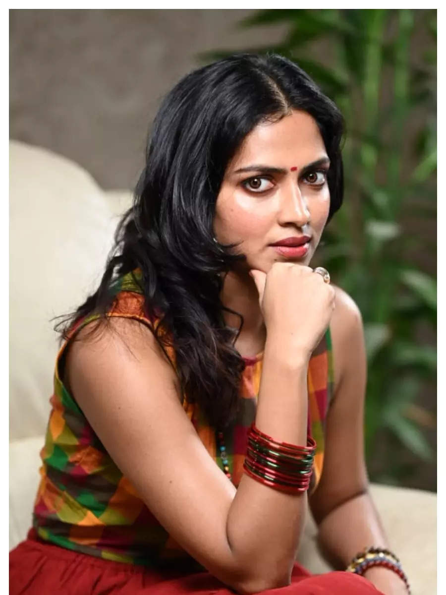 Check out Amala Paul's alluring pics