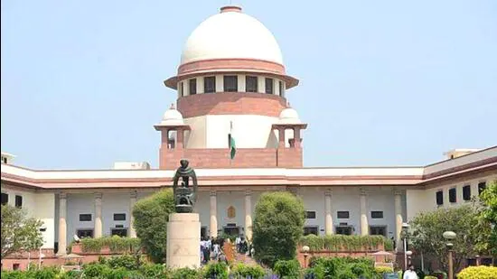 A bench of justices Indira Banerjee and J K Maheshwari issued notice to the state of Tamil Nadu and others seeking their responses on the plea against the December 9 last year order of the high court. (HT Photo)