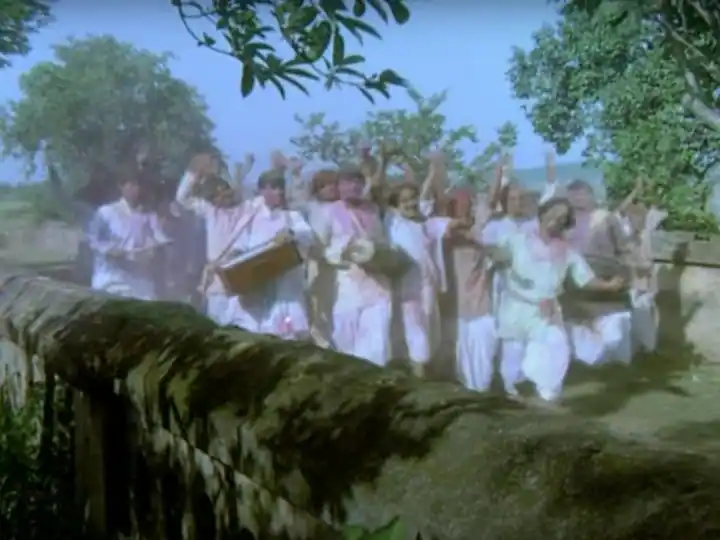 Happy Holi: Enjoy This Hindi Holi Song From 1980 Bengali Film To Celebrate Festival Of Colours