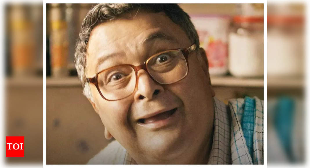 'Sharmaji Namkeen' director reveals DETAILS about Rishi Kapoor's last scene and it is sure to make you emotional - Times of India