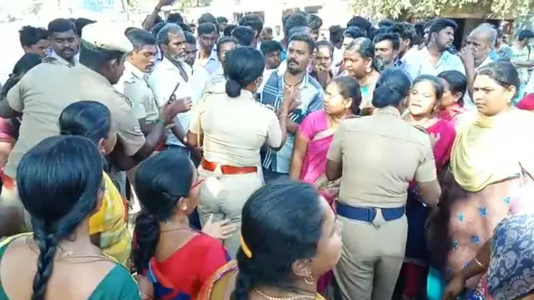 An 18-year-old girl student commits suicide in Tamil Nadu’s Tensaki district. The relatives staged a protest demanding justice. 